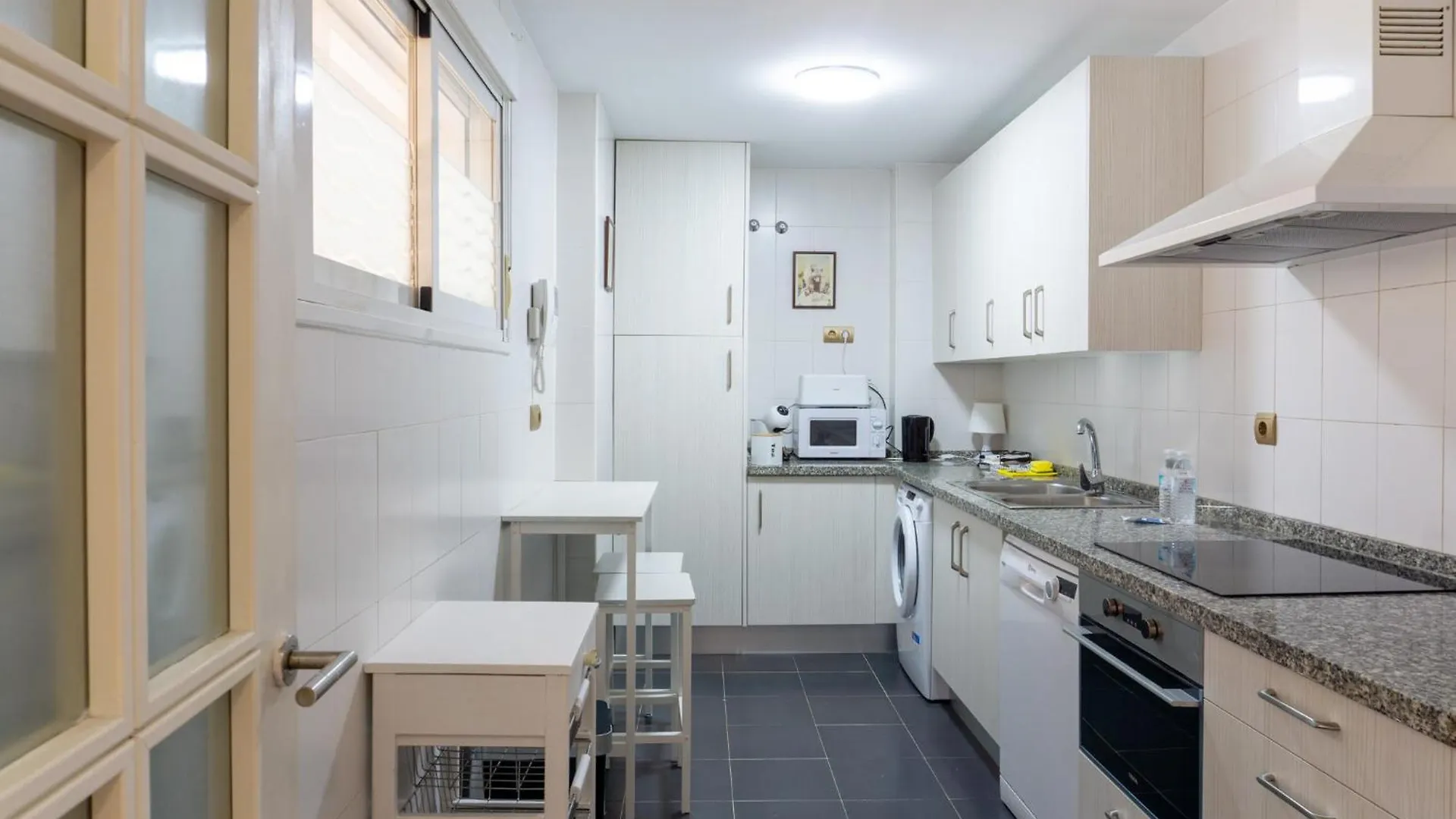 شقة Boutique Flat Sea Views بينالماذينا