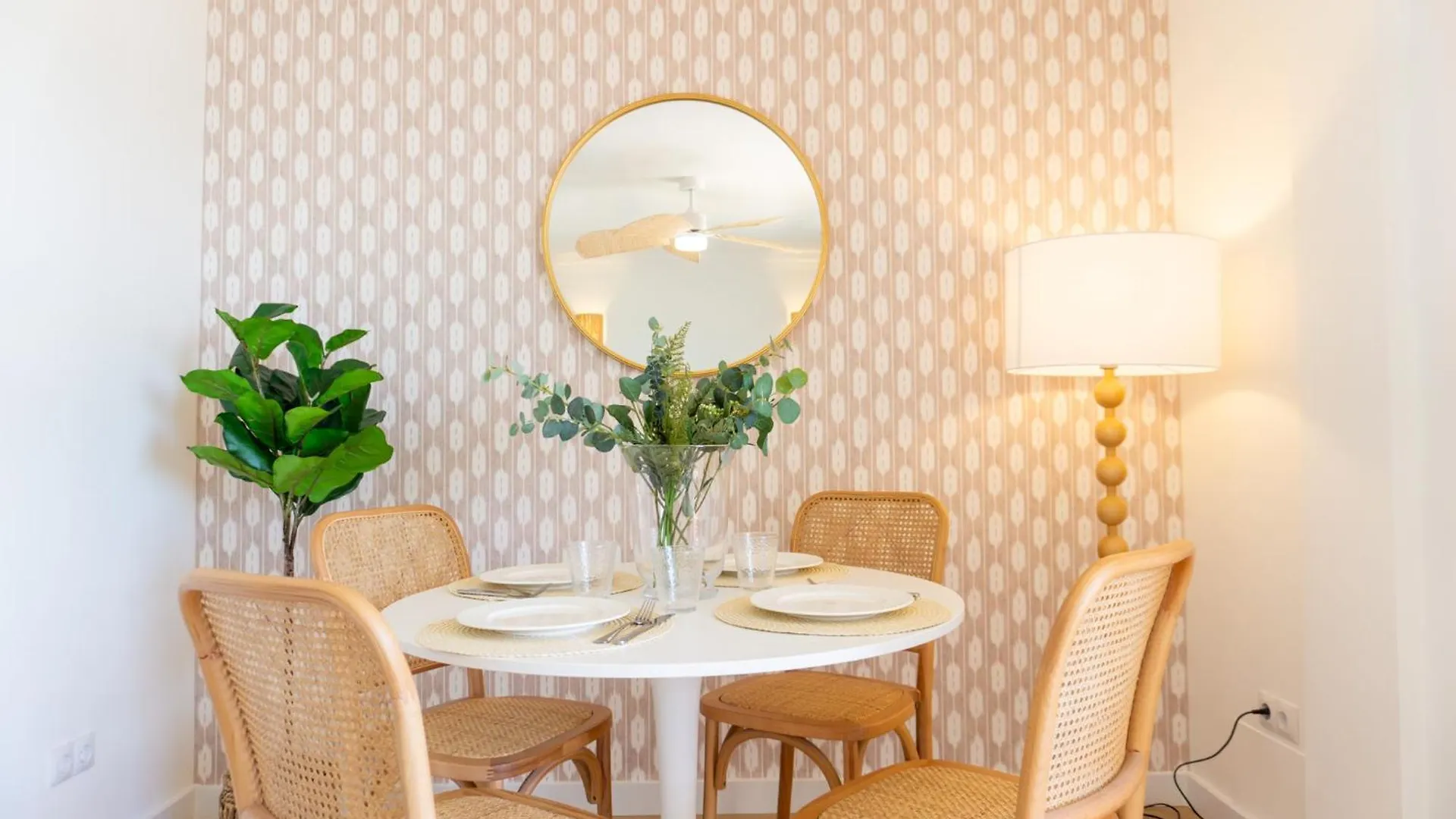 شقة Boutique Flat Sea Views بينالماذينا