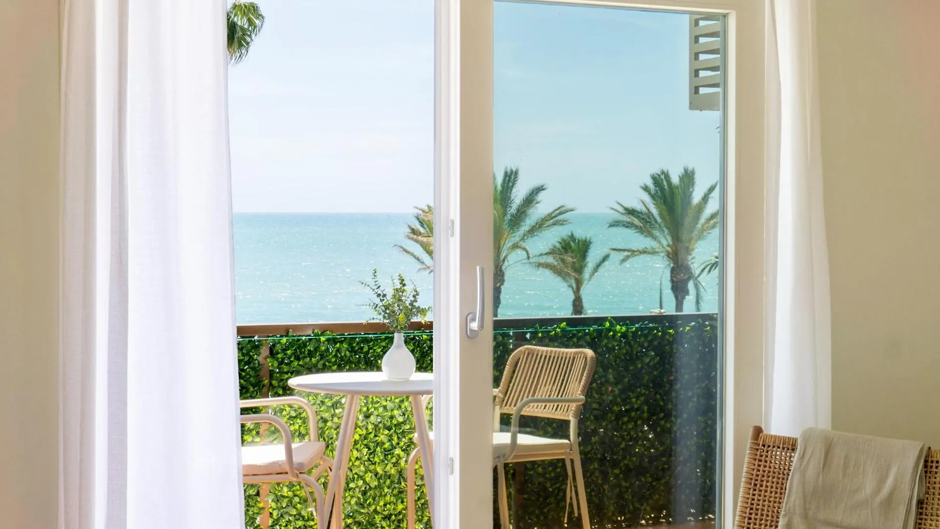 شقة Boutique Flat Sea Views بينالماذينا